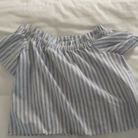 Shoulder striped top - Picture 2 of 3